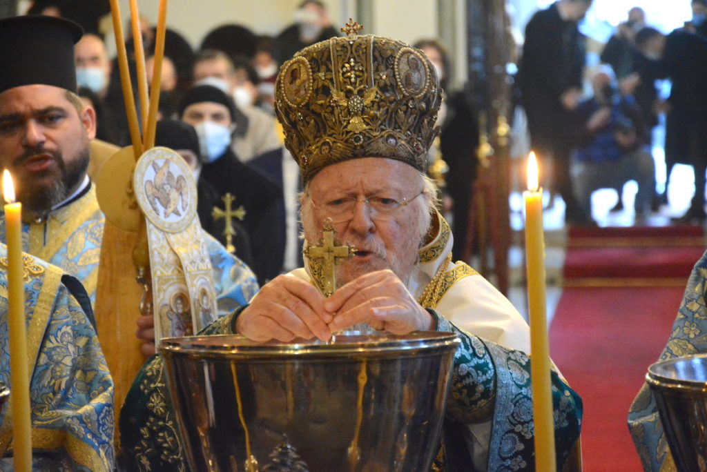 Ο Αγιασμός των Υδάτων στο Φανάρι από τον Πατριάρχη (Βίντεο+φωτογραφίες)