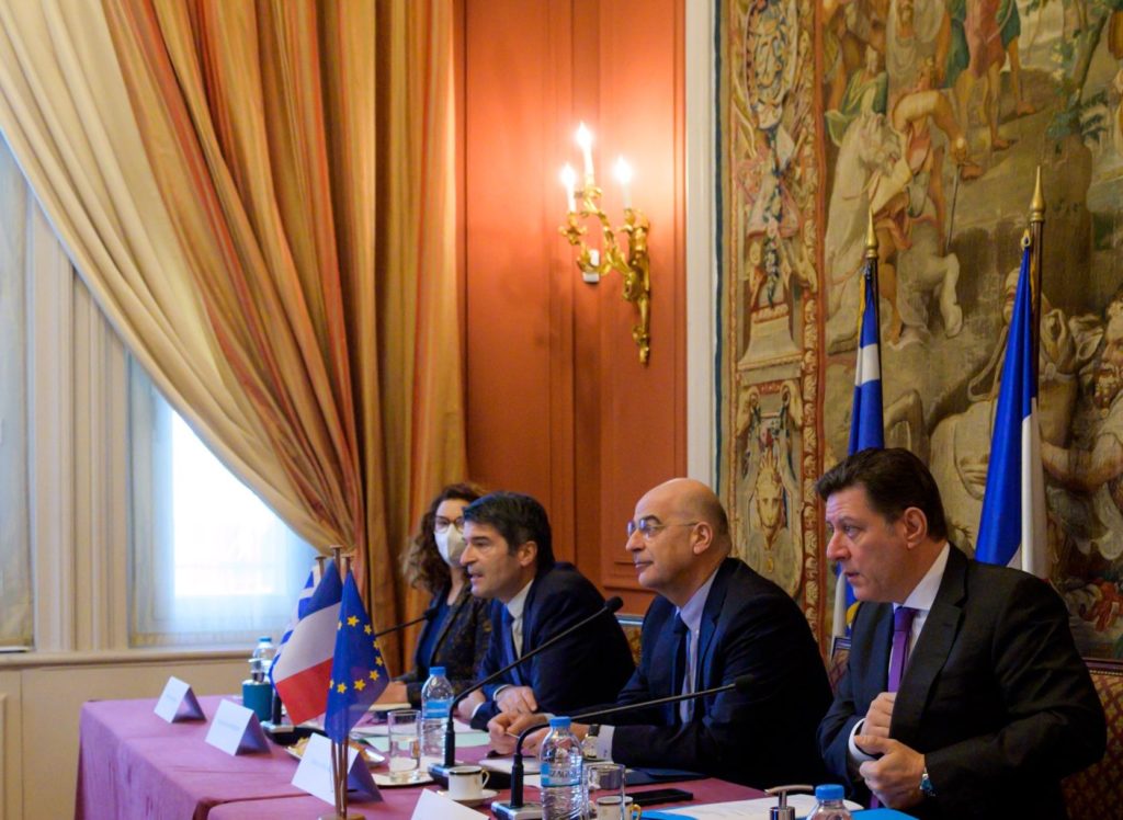 Δένδιας: Η Τουρκία αμφισβητεί ευθέως την κυριαρχία της Ελλάδας στα νησιά του Αιγαίου