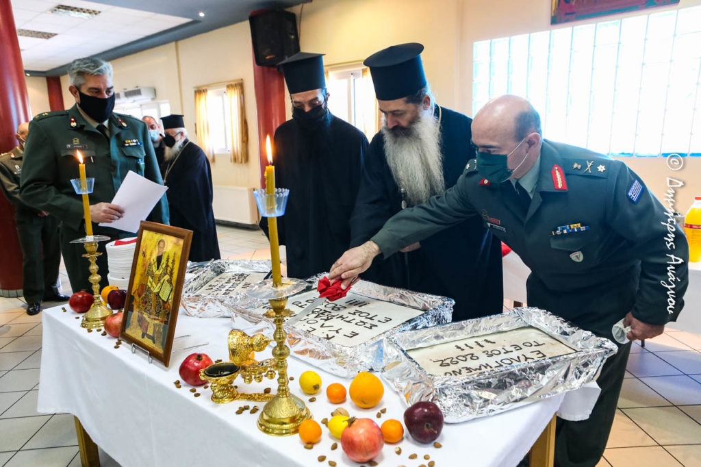 Μητροπολίτης Φθιώτιδος: «Πρώτα άνθρωποι και μετά ένστολοι»