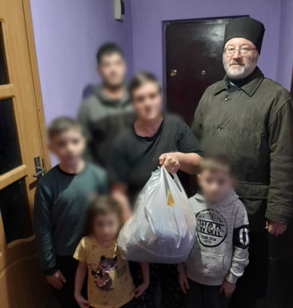 Σουτσεάβα: 8 τόνοι τροφίμων μοιράστηκαν σε 500 οικογένειες