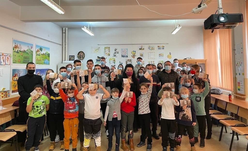 Mihai Eminescu, comemorat de elevii Liceului Teologic din Târgu Jiu