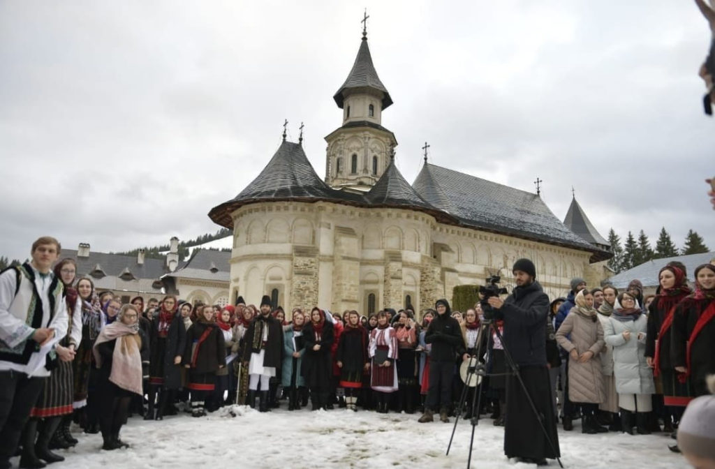Tabără de iarnă la Mănăstirea Putna