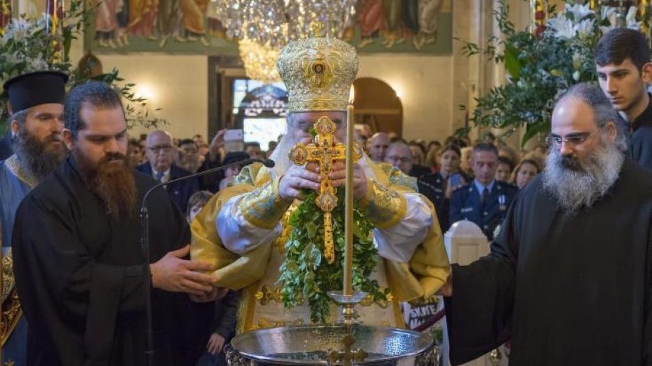 Νέα μέτρα στην Κύπρο: Με αποστάσεις και μάσκες η εορτή των Θεοφανείων – Έως 200 πιστοί στους ναούς