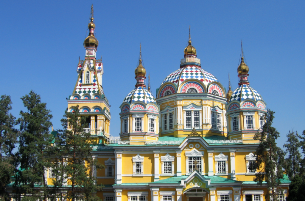 В праздник Рождества Христова глава Казахстанского митрополичьего округа совершил Литургию в Вознесенском соборе Алма-Аты