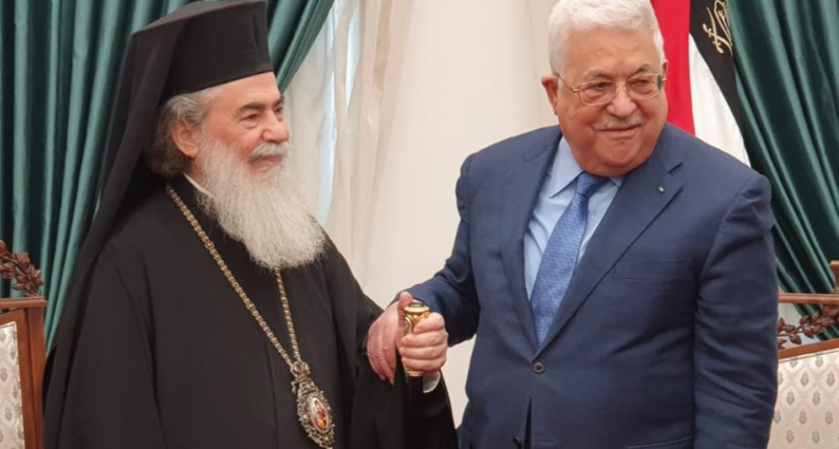 الرئيس عباس يلتقي بطريرك القدس ثيوفيلوس الثالث زيارات ومقابلات / مواضيع الساعة / نشاطات البطريرك