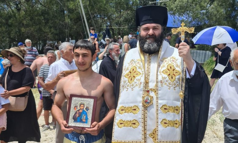 Ένας 17χρονος ανέσυρε τον σταυρό στο Jervis Bay της Νέας Νοτίου Ουαλίας