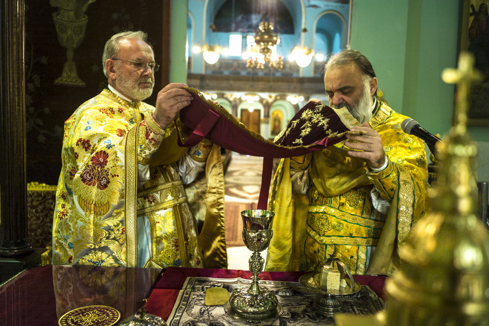 Πρώτη Θεία Λειτουργία για το 2022 στον Ιερό Ναό των Αγίων Κωνσταντίνου και Ελένης Καΐρου