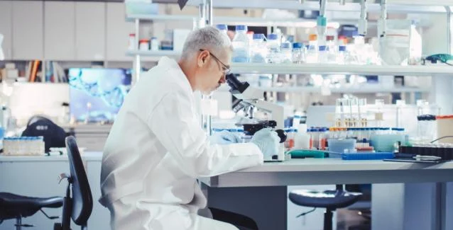 Έλληνες επιστήμονες βρήκαν φάρμακο για τον κορωνοϊό, πήρε έγκριση από τον ΕΜΑ, αλλά το υπουργείο υγείας δεν το χορηγεί ..