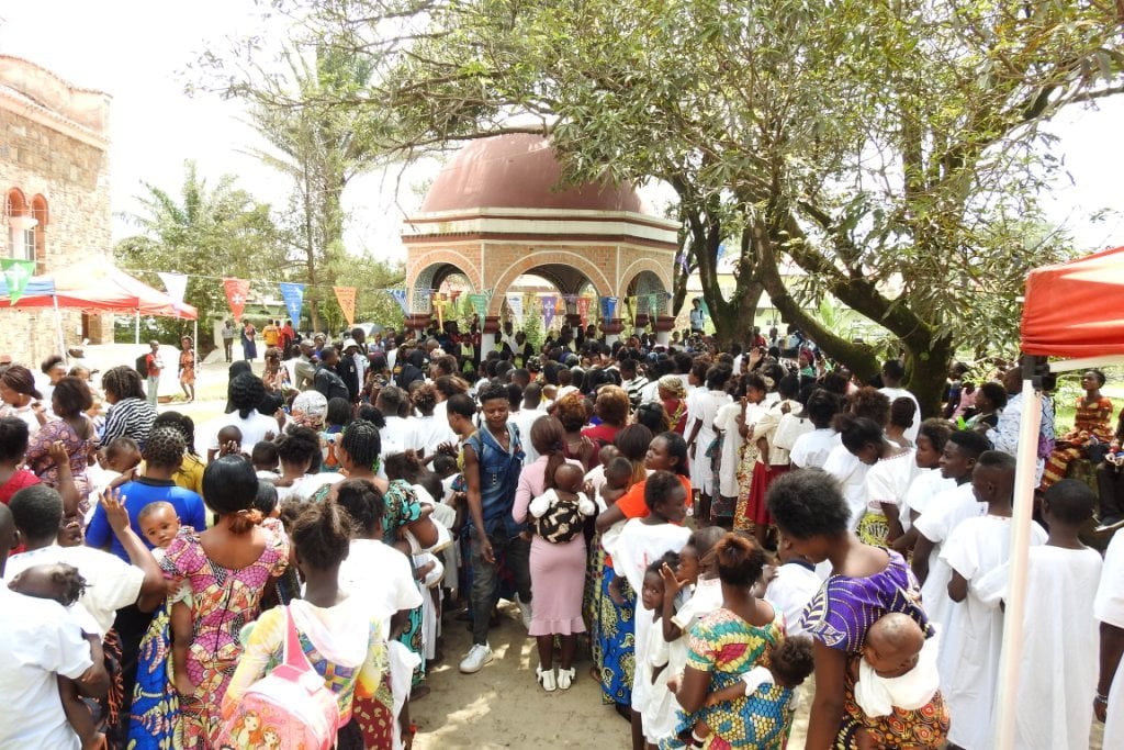 346 νεοφώτιστοι έλαβαν το Βάπτισμα στο Κολουέζι