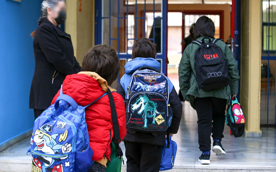 Με αυξημένα μέτρα η επιστροφή στα θρανία